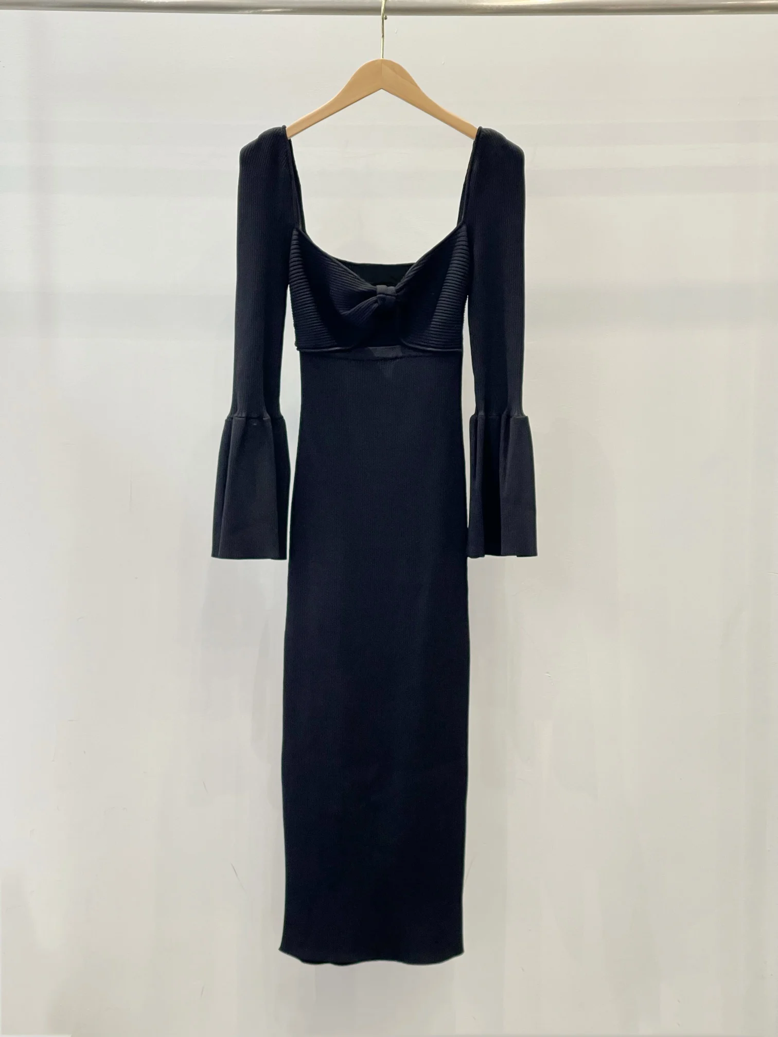 Новое трикотажное платье-бант в рубчик с классической черной длинной юбкой, расклешенными манжетами, романтичное и элегантное