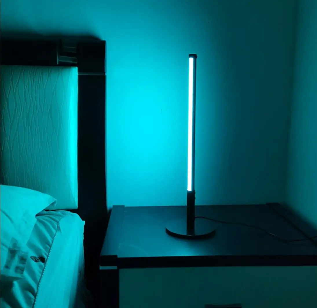 Светодиодная угловая лампа RGB Красочный напольный настольный светильник с дистанционным управлением, Многорежимный декор атмосферы спальни, гостиной, Стоячий светильник